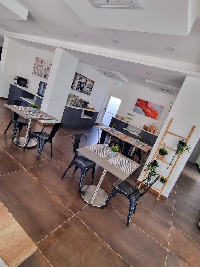 Hotel Crisvan Rimini Eksteriør bilde