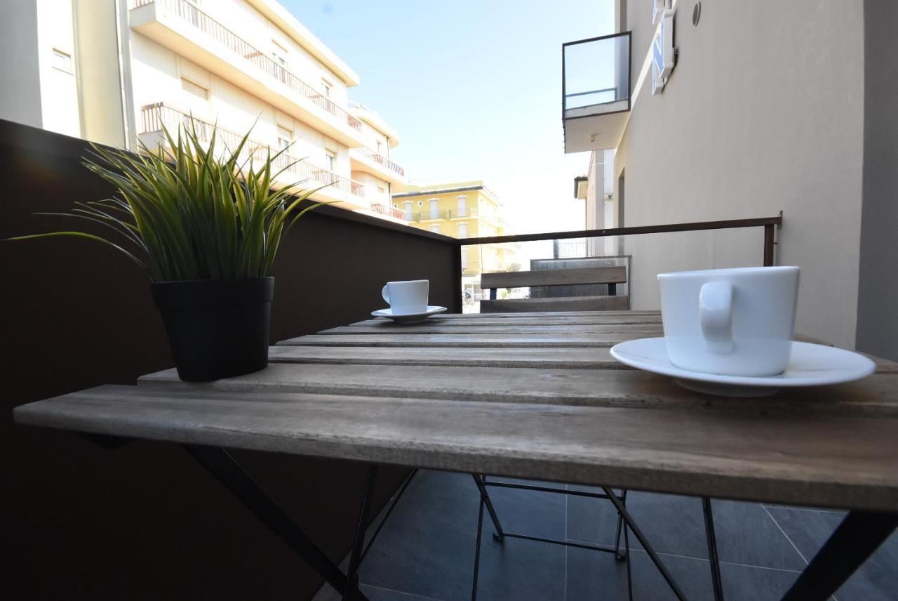 Hotel Crisvan Rimini Eksteriør bilde
