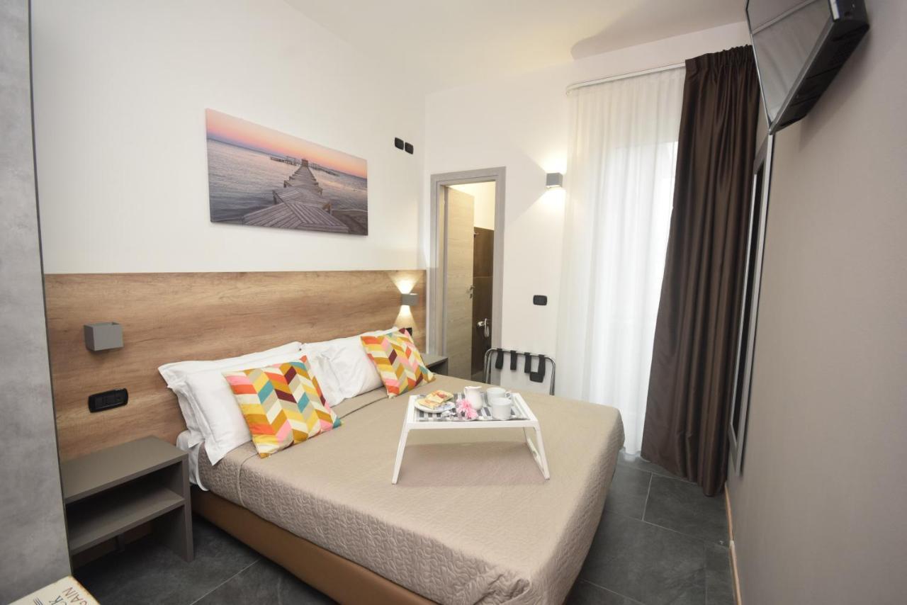 Hotel Crisvan Rimini Eksteriør bilde